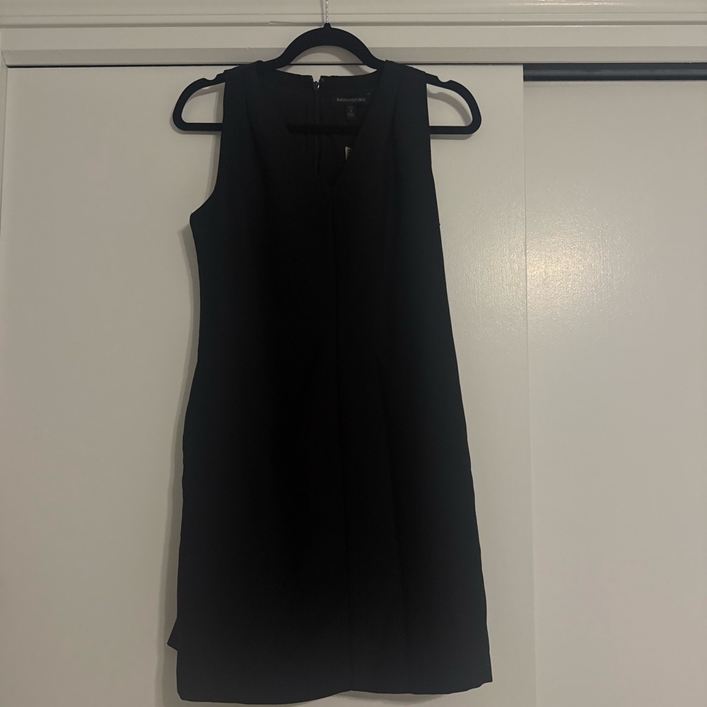 Banana Republic Black Sleeveless Sheath Dress NWT - Picture 2 of 4